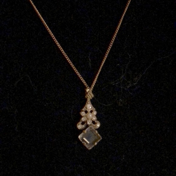 Rhinestone and Pearl necklace - Picture 2 of 3